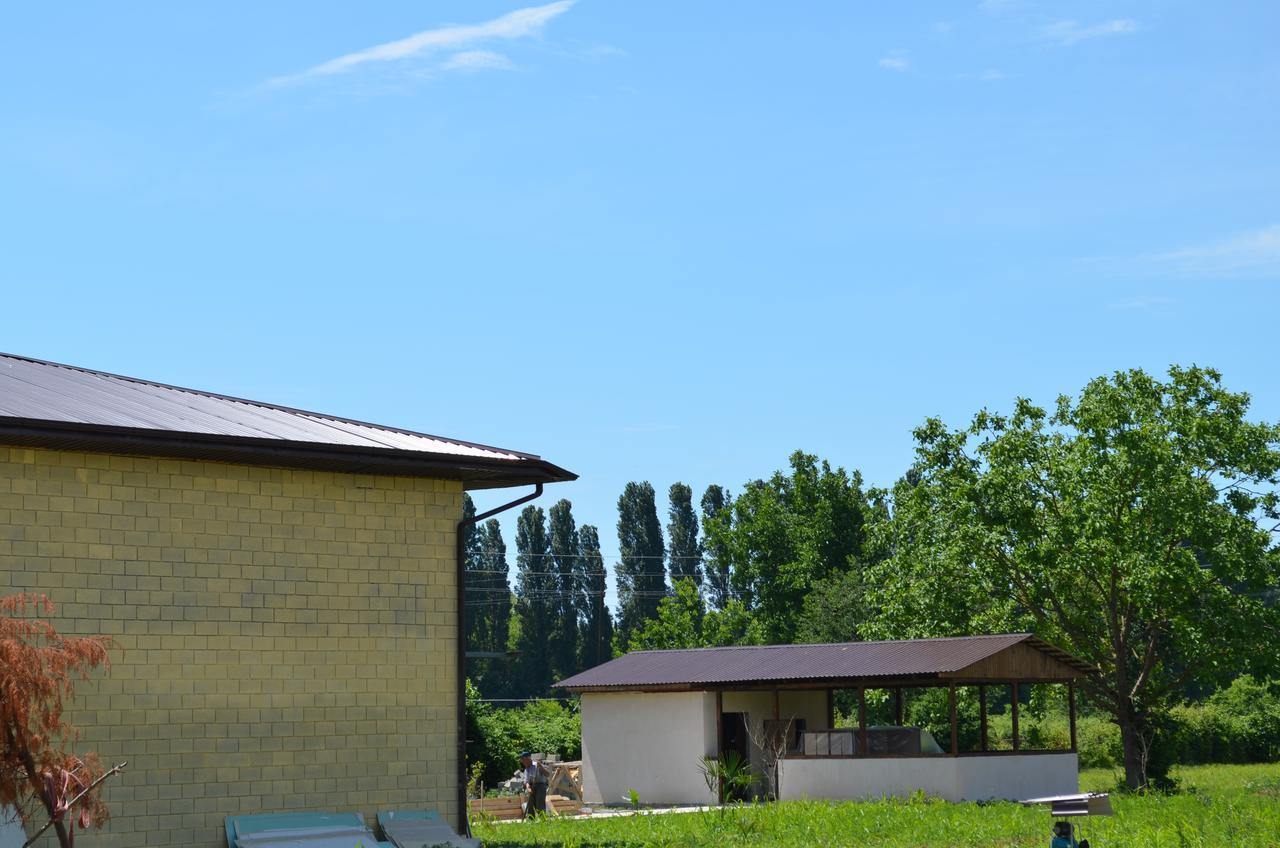 גודאותה Solnechny Bereg Guest House מראה חיצוני תמונה