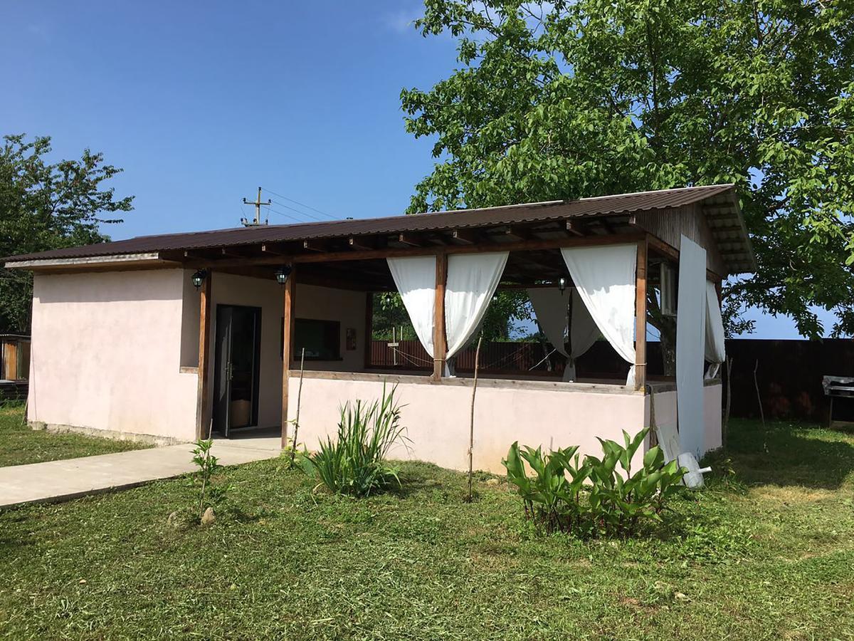 גודאותה Solnechny Bereg Guest House מראה חיצוני תמונה