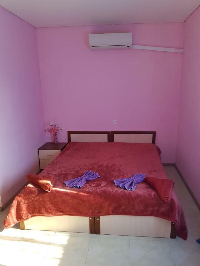 גודאותה Solnechny Bereg Guest House מראה חיצוני תמונה