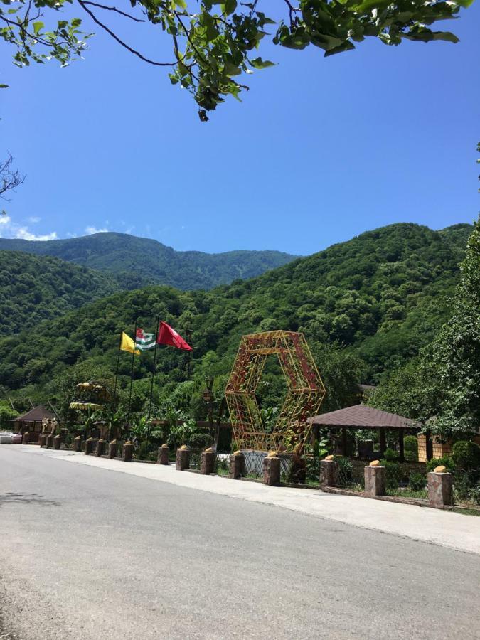 גודאותה Solnechny Bereg Guest House מראה חיצוני תמונה