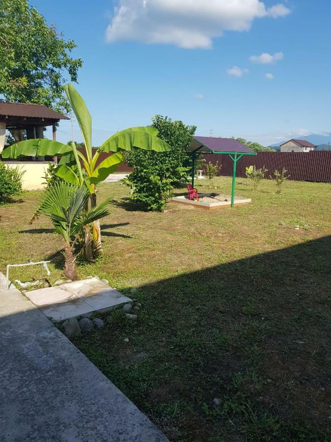 גודאותה Solnechny Bereg Guest House מראה חיצוני תמונה