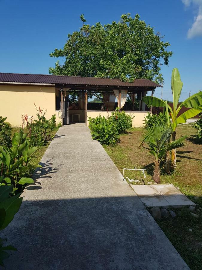 גודאותה Solnechny Bereg Guest House מראה חיצוני תמונה